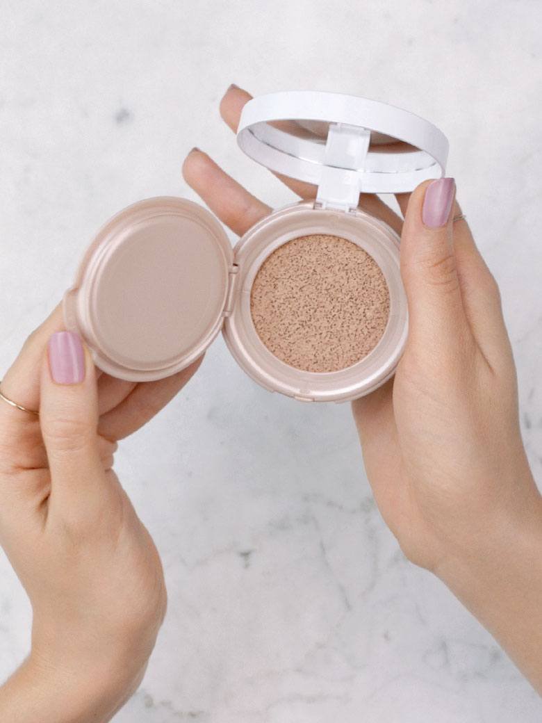 Maybelline dream cushion liquid foundation how to apply step2