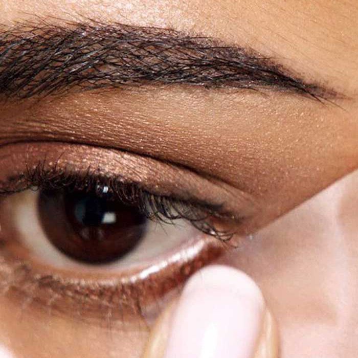 Eyeliner 101 Tips Tricks Hacks article thumbnail